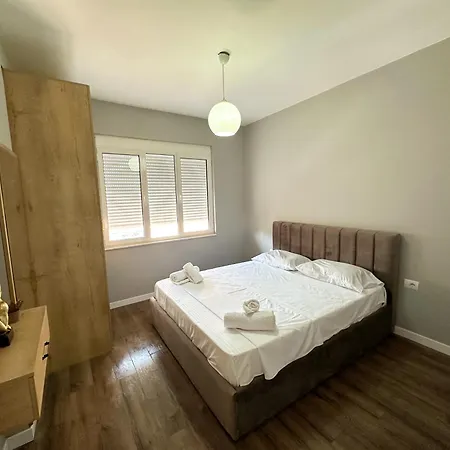 Jo-al, New Bazaar! * טיראנה