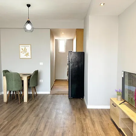 Jo-al, New Bazaar! * טיראנה