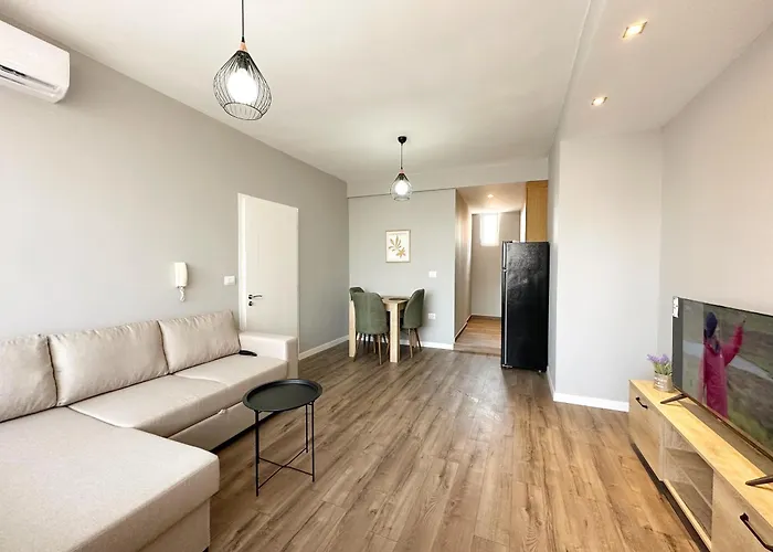 Jo-al, New Bazaar! * 地拉那